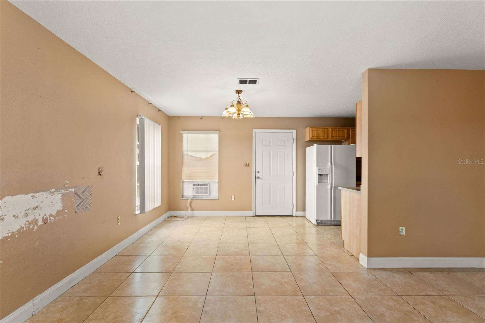 Image 11 of 33 For 842 Hendry Avenue