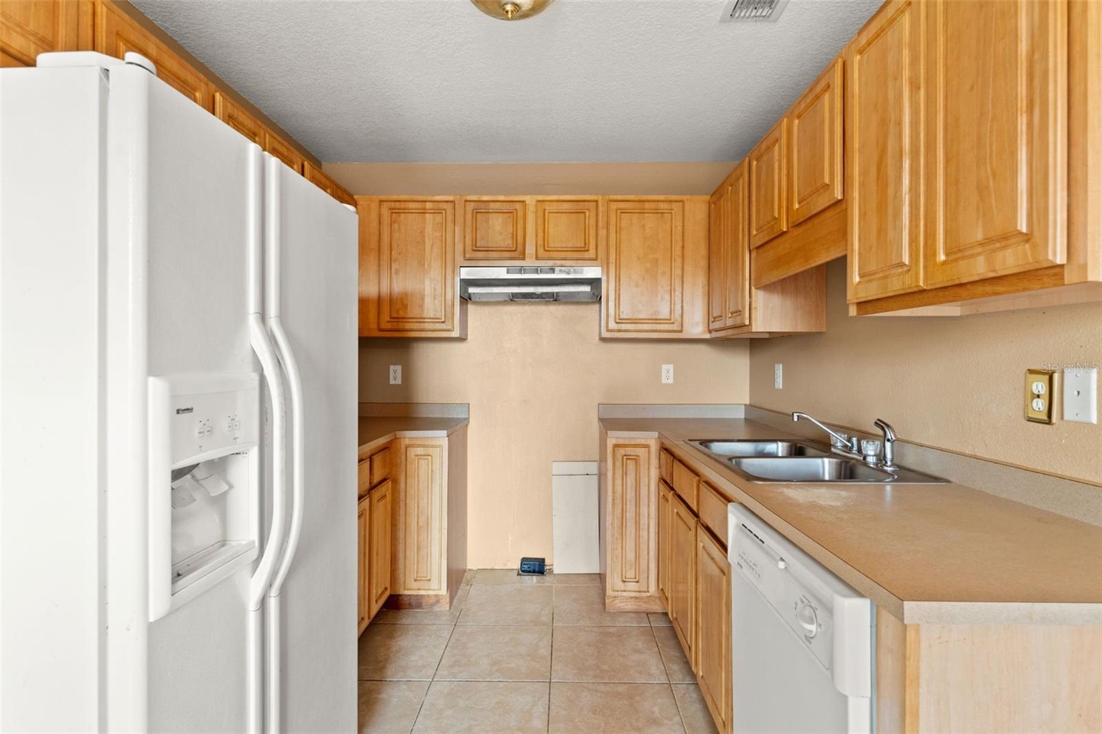 Image 13 of 33 For 842 Hendry Avenue