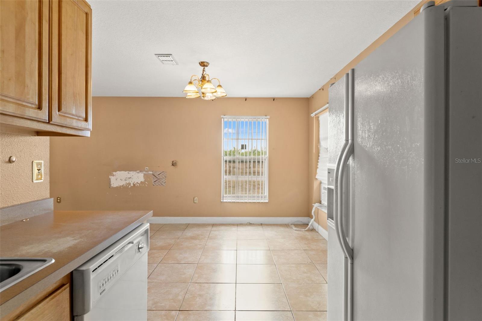 Image 14 of 33 For 842 Hendry Avenue