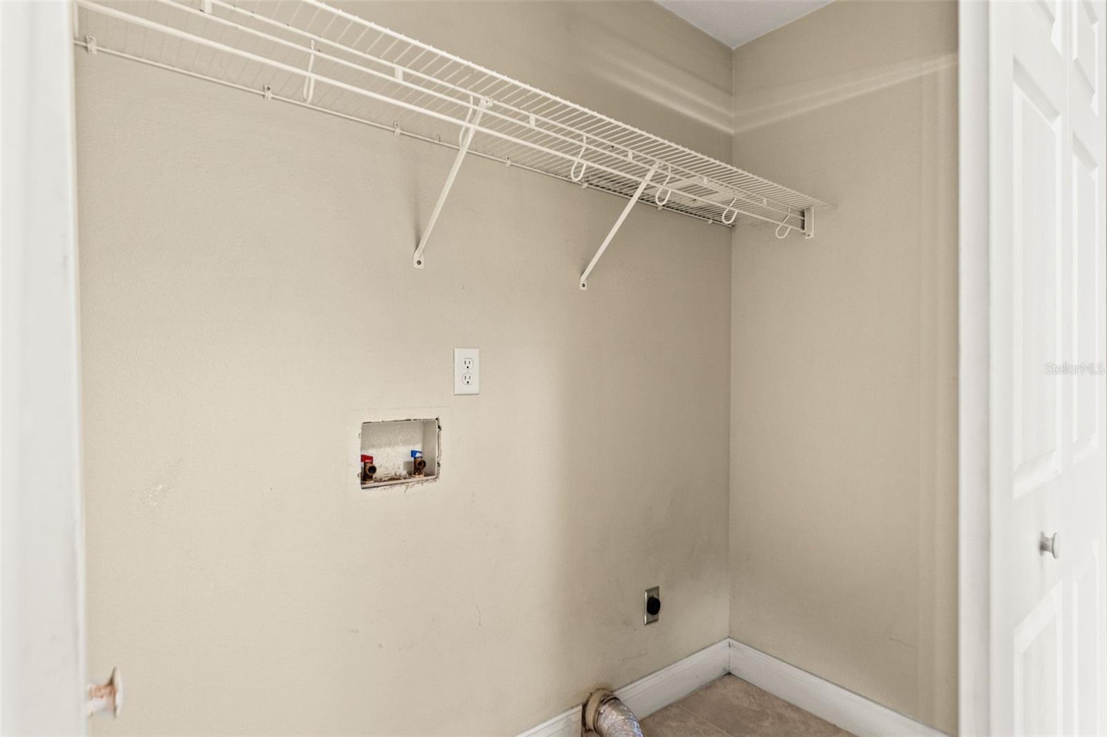 Image 17 of 33 For 842 Hendry Avenue