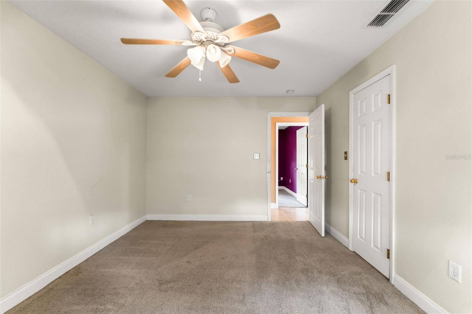 Image 24 of 33 For 842 Hendry Avenue