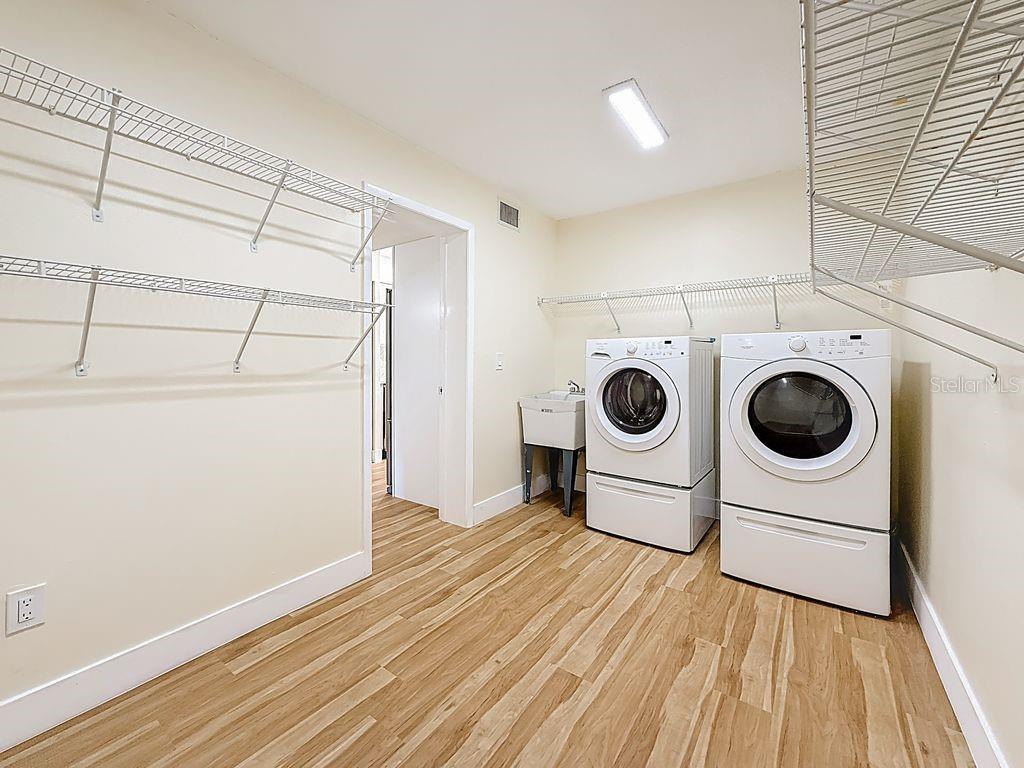 Image 21 of 50 For 8198 Terrace Garden Drive N 407