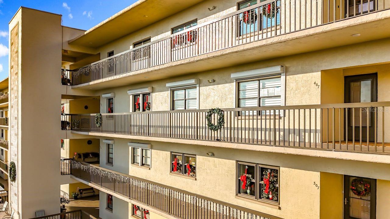 Image 4 of 50 For 8198 Terrace Garden Drive N 407