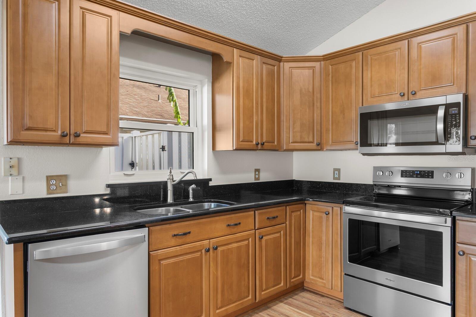 Image 14 of 68 For 4527 New Dawn Court