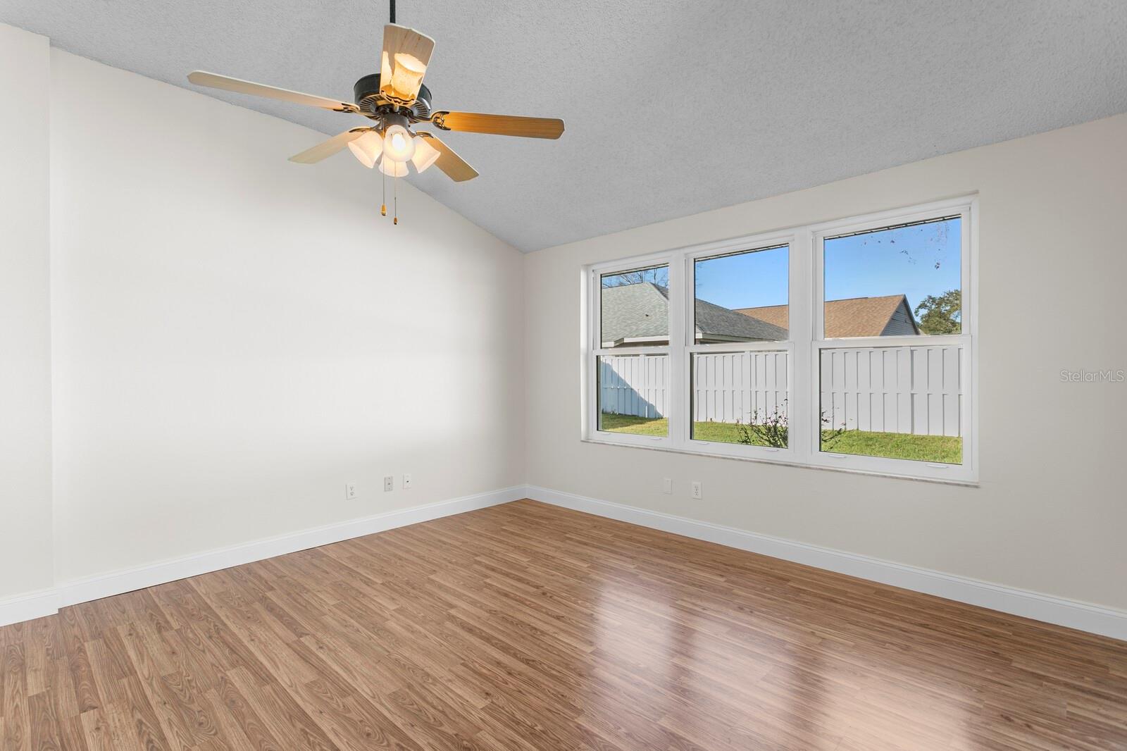 Image 26 of 68 For 4527 New Dawn Court