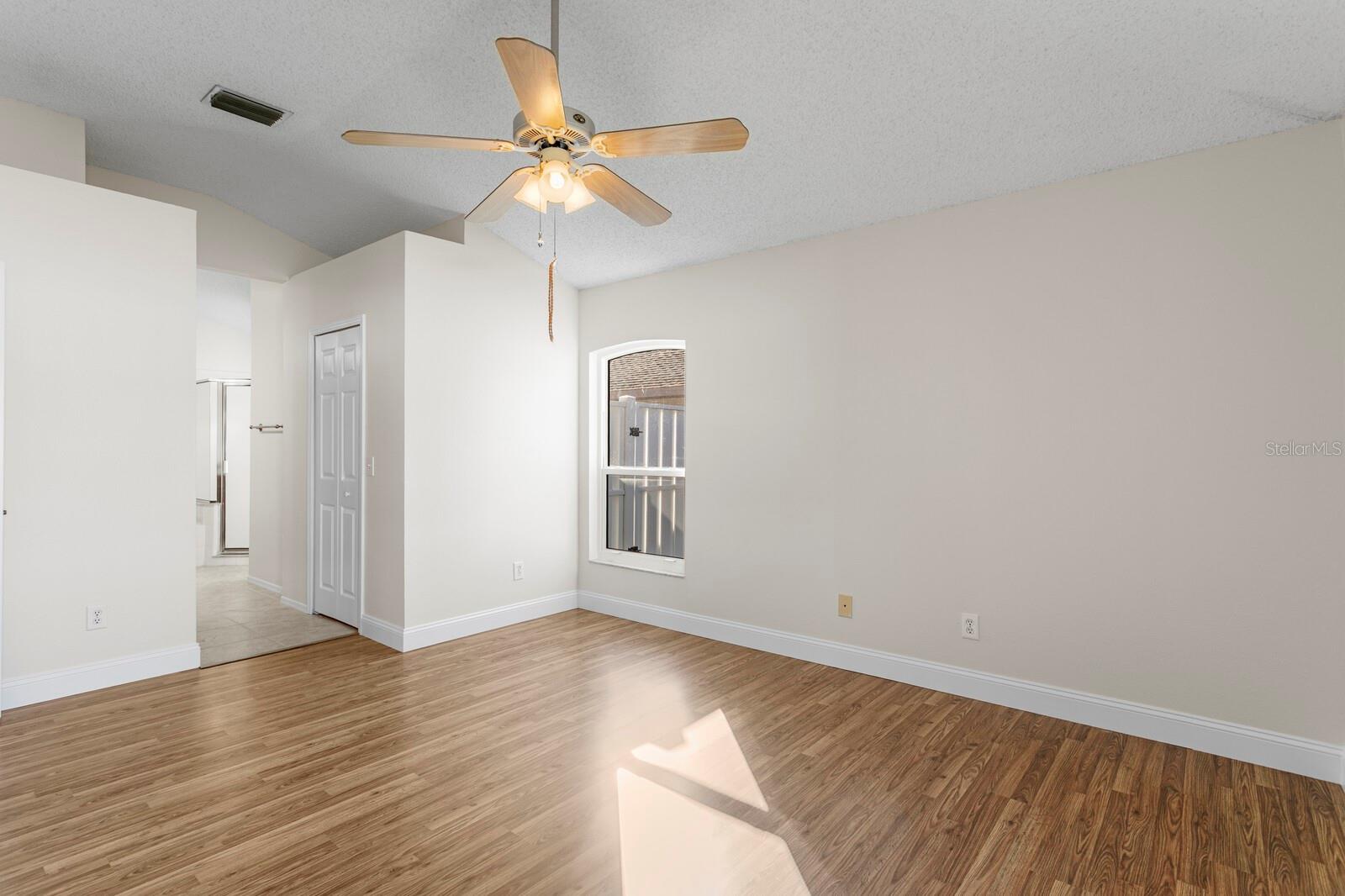 Image 28 of 68 For 4527 New Dawn Court