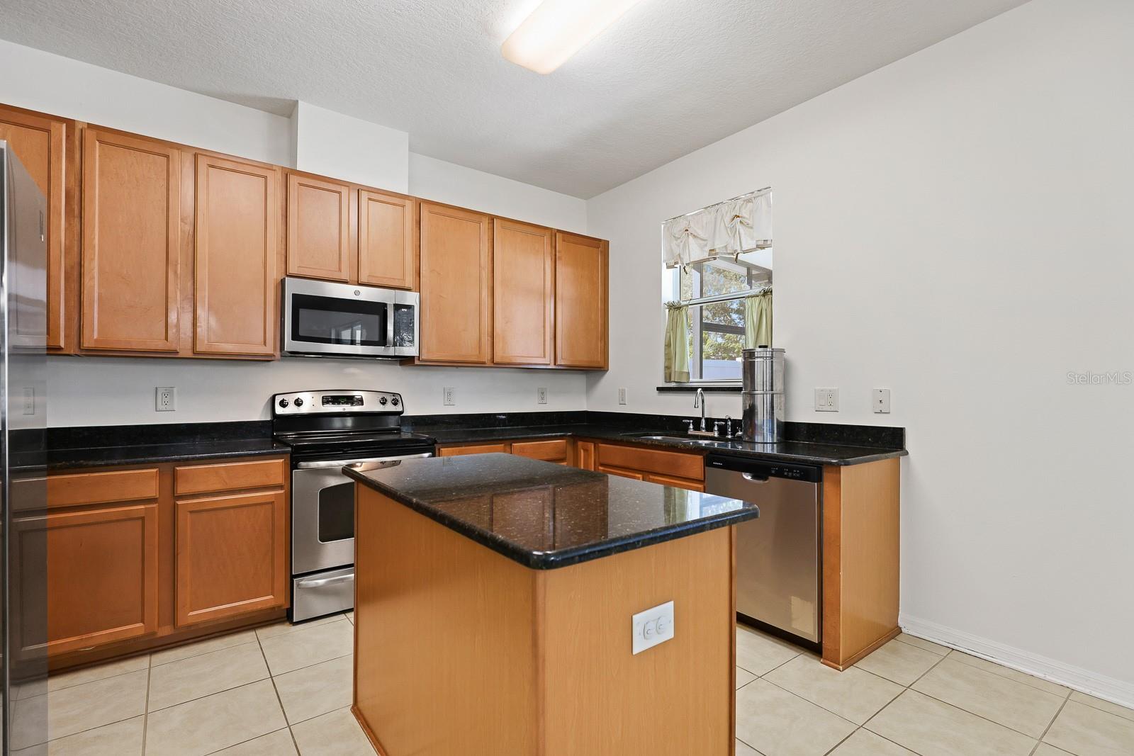 Image 14 of 34 For 1411 Main Street