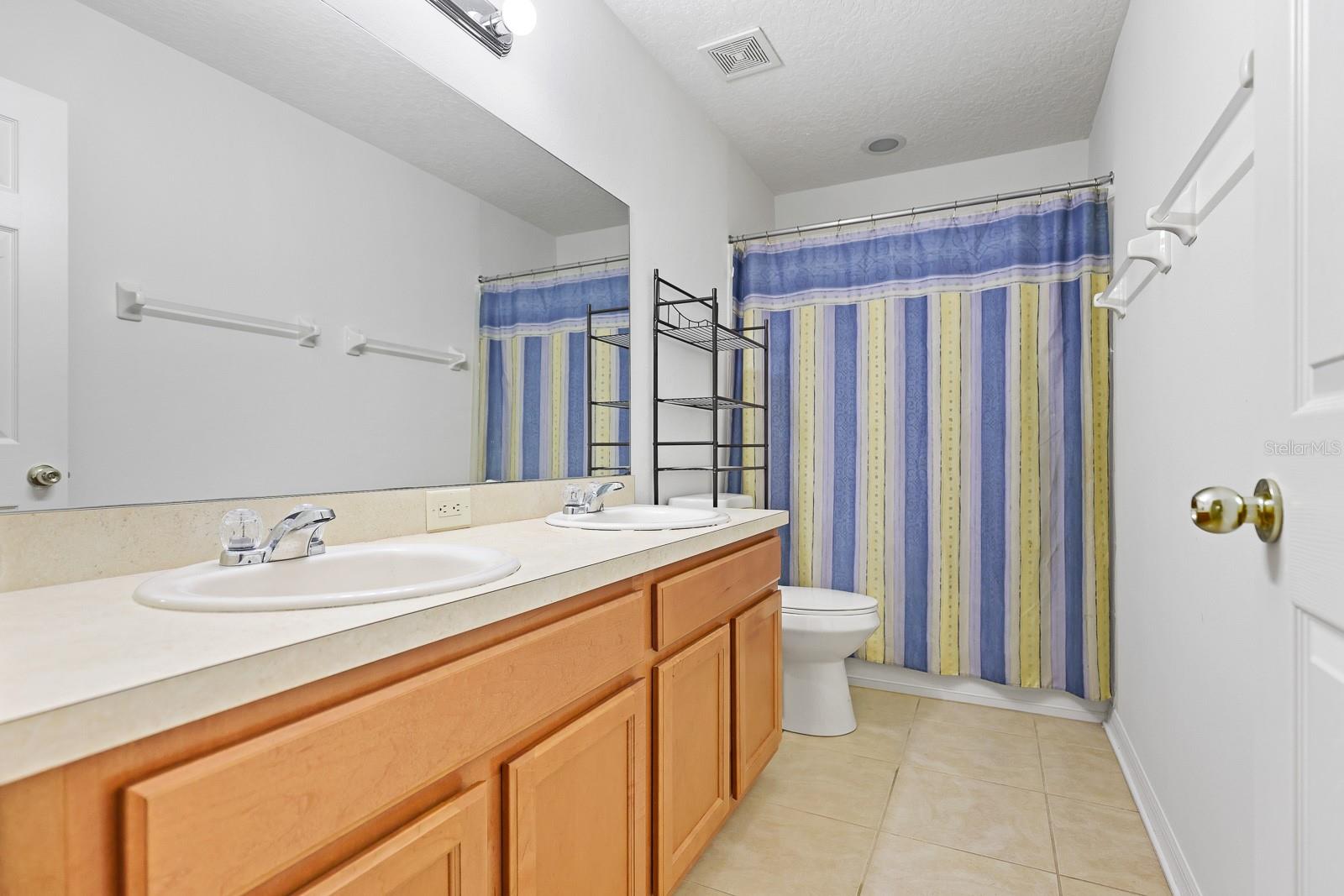 Image 27 of 34 For 1411 Main Street