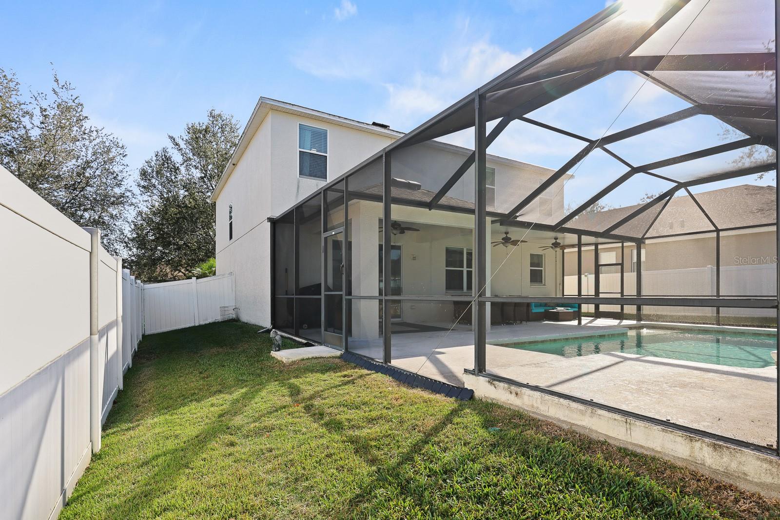 Image 43 of 44 For 1411 Main Street