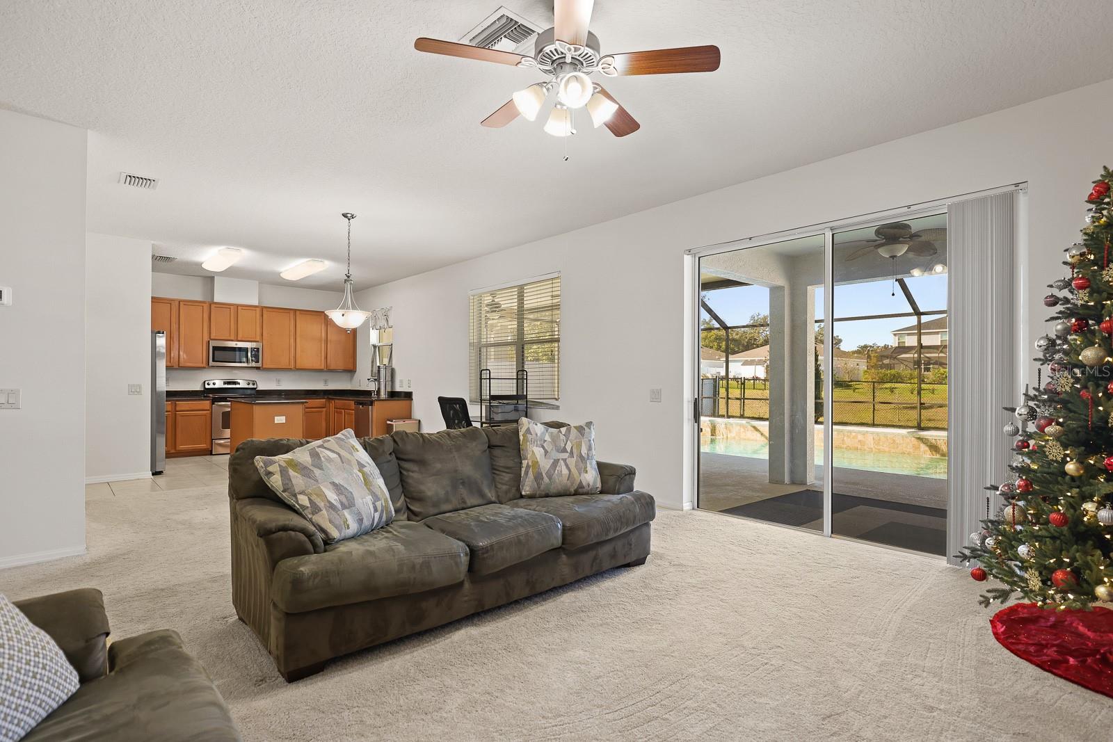 Image 9 of 34 For 1411 Main Street