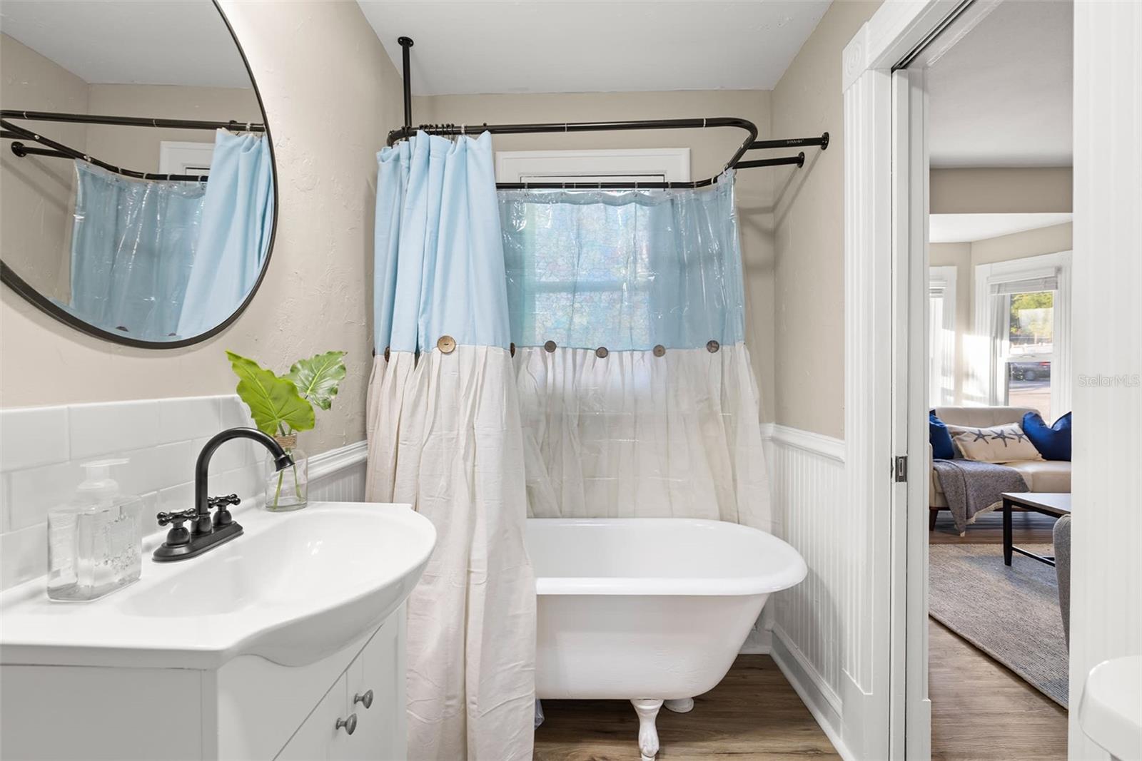 Image 11 of 34 For 551 Omaha Street