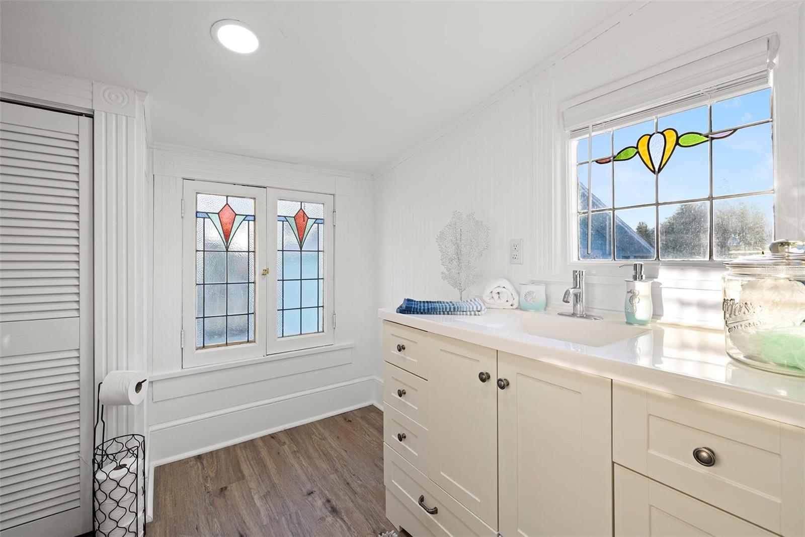 Image 17 of 34 For 551 Omaha Street