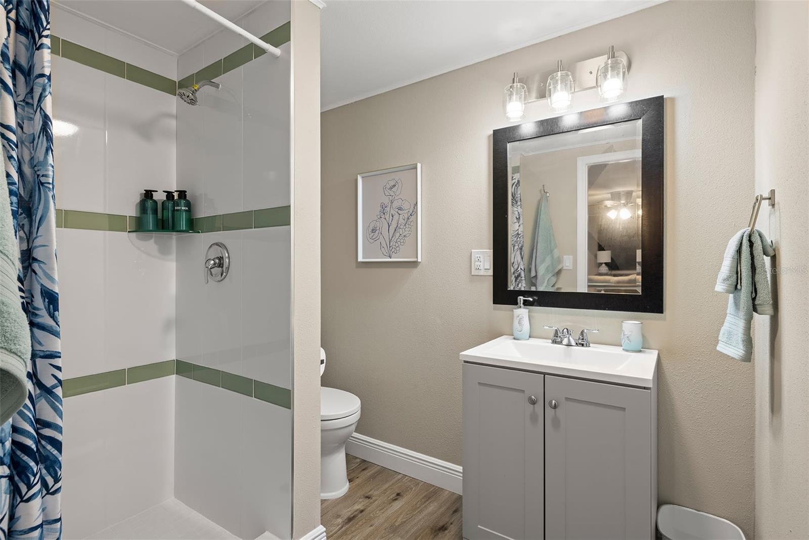 Image 29 of 34 For 551 Omaha Street