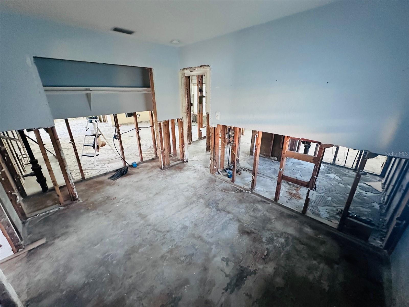 Listing photo id 43 for 440 82nd Avenue