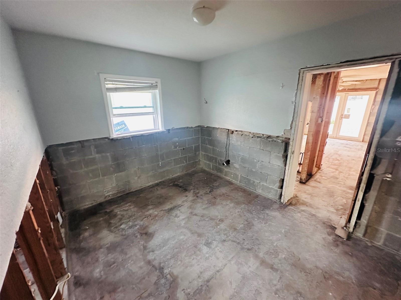 Listing photo id 45 for 440 82nd Avenue