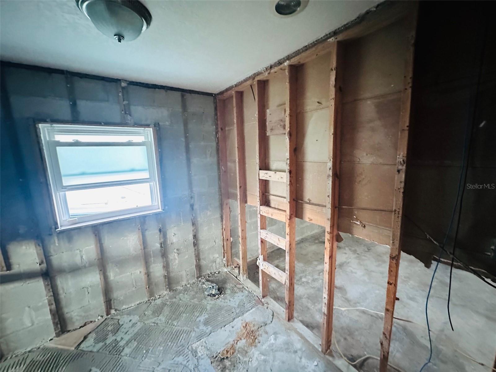 Listing photo id 48 for 440 82nd Avenue