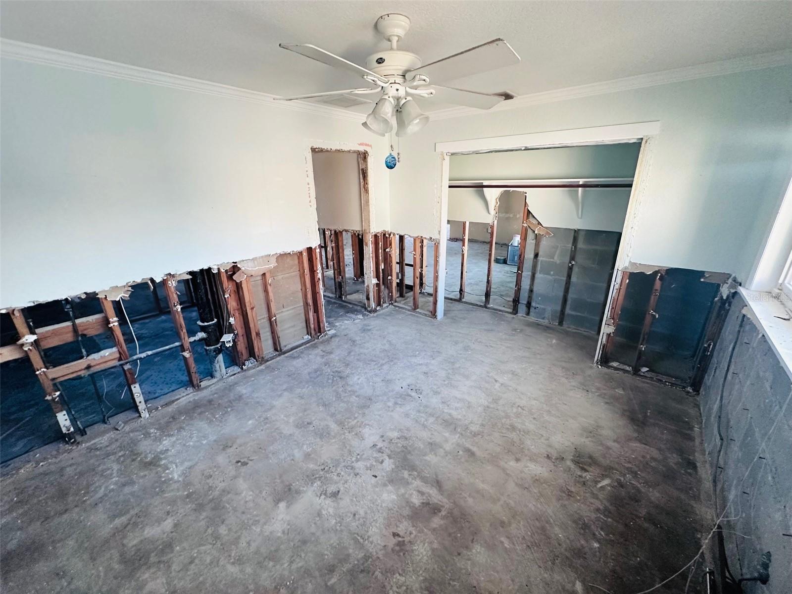 Listing photo id 51 for 440 82nd Avenue