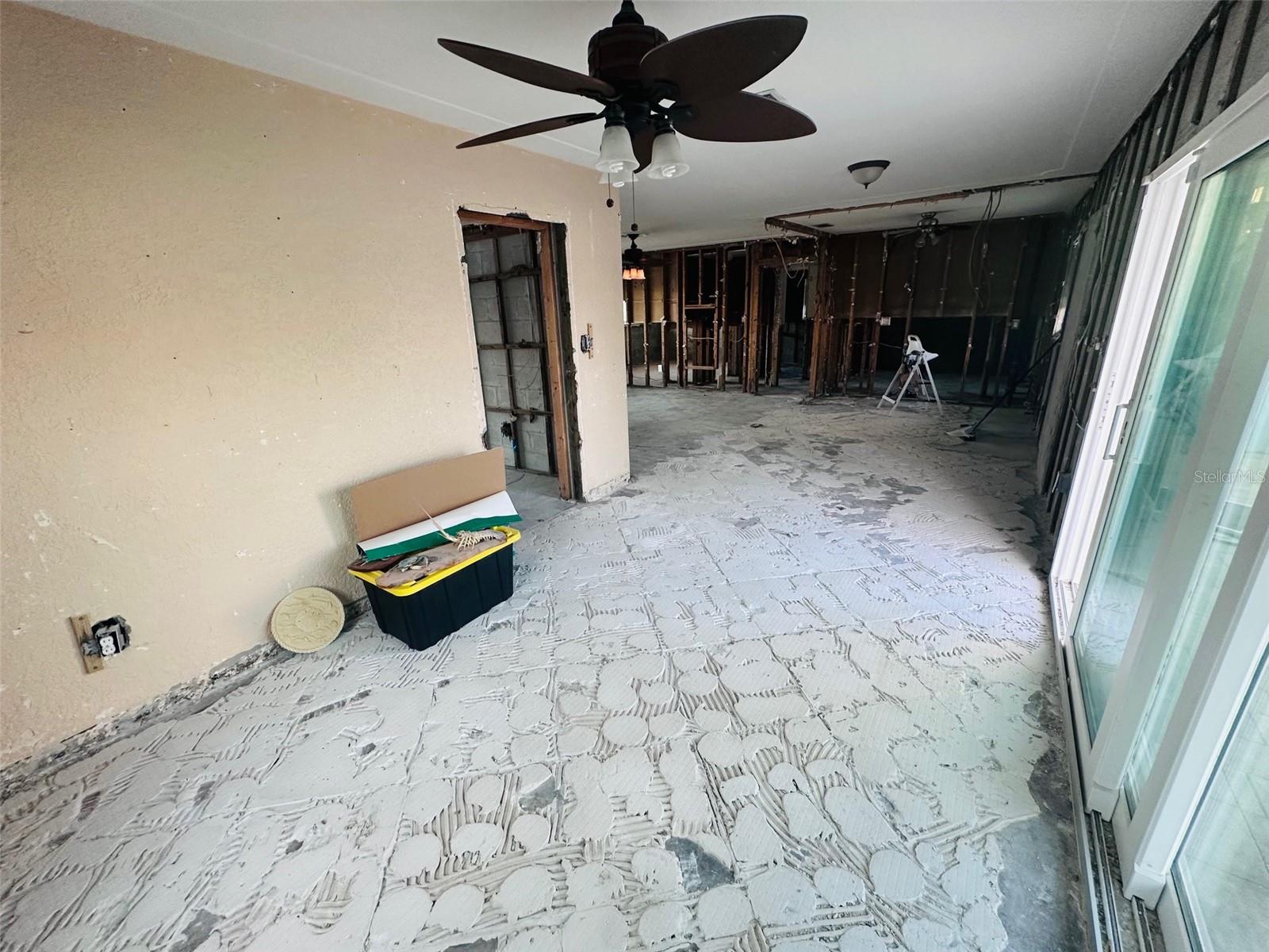 Listing photo id 65 for 440 82nd Avenue