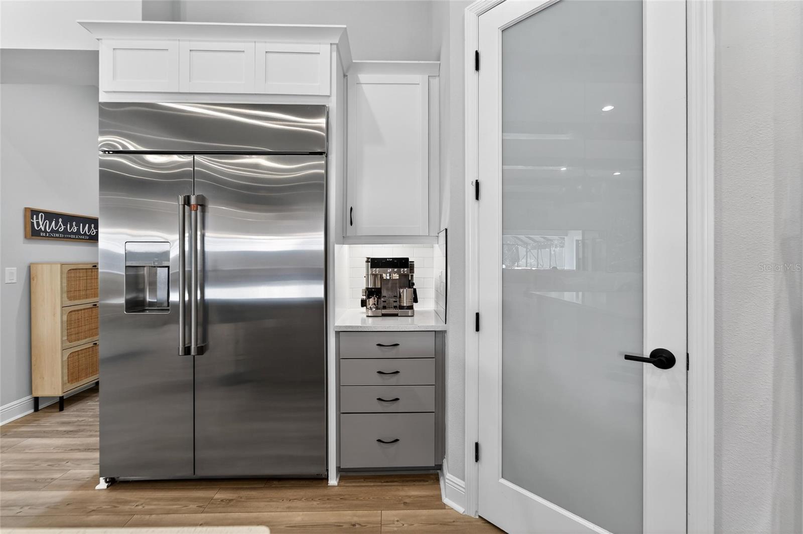 Listing photo id 15 for 10579 Meadowrun Drive