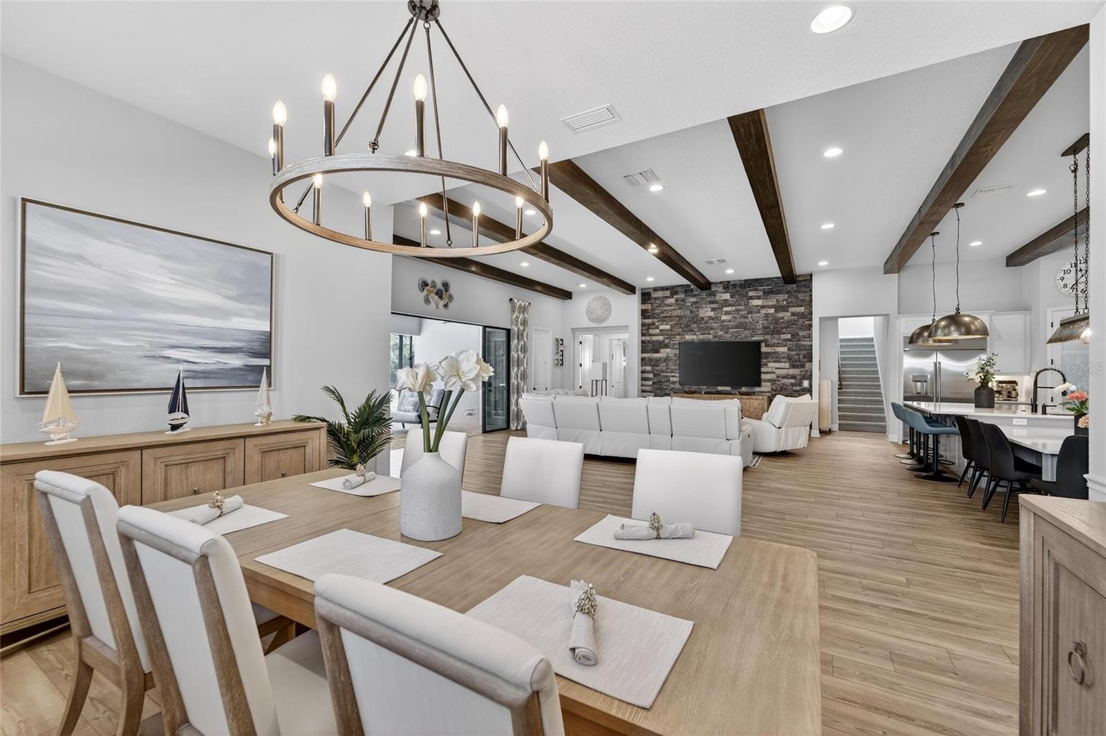 Listing photo id 16 for 10579 Meadowrun Drive