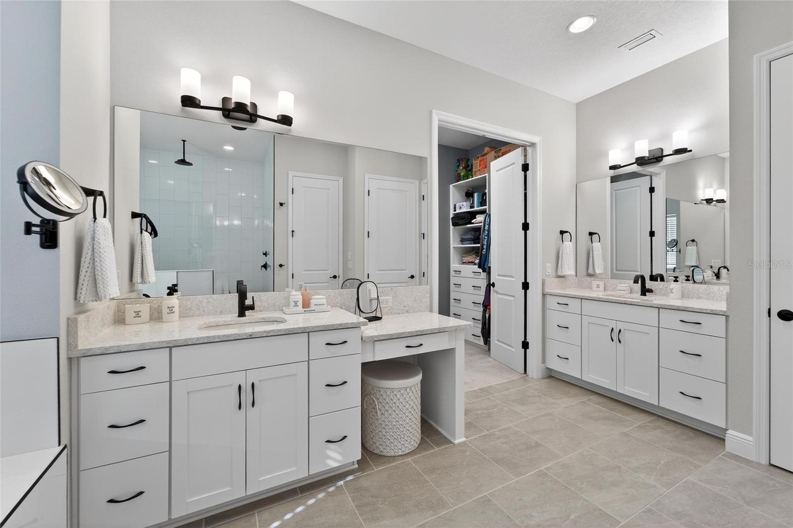 Listing photo id 22 for 10579 Meadowrun Drive