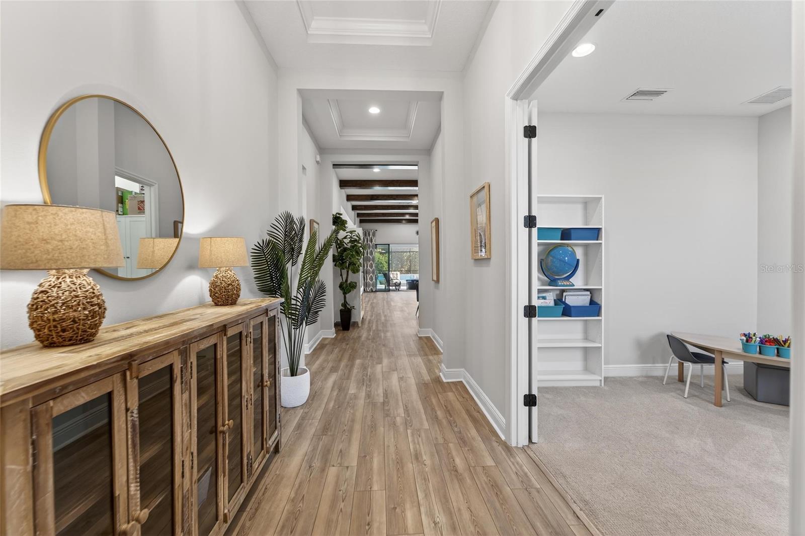 Listing photo id 28 for 10579 Meadowrun Drive