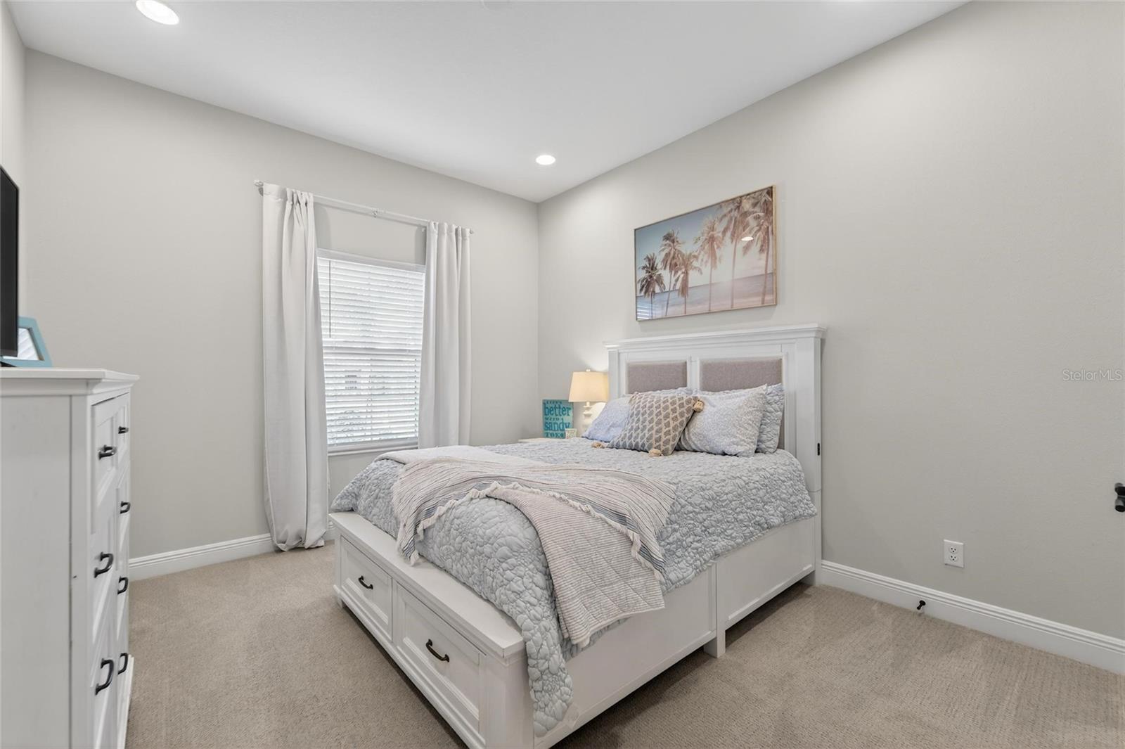 Listing photo id 33 for 10579 Meadowrun Drive