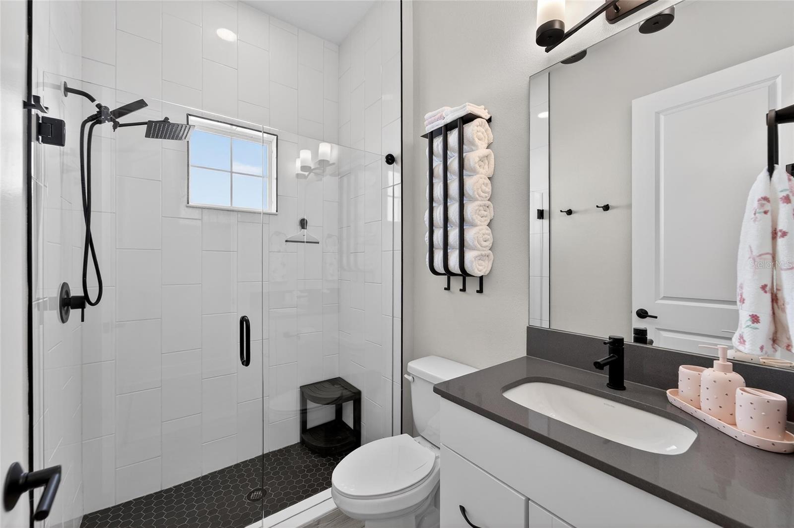 Listing photo id 35 for 10579 Meadowrun Drive