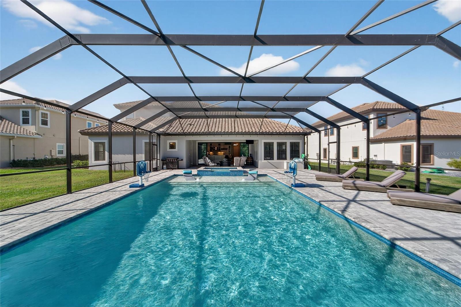 Listing photo id 2 for 10579 Meadowrun Drive