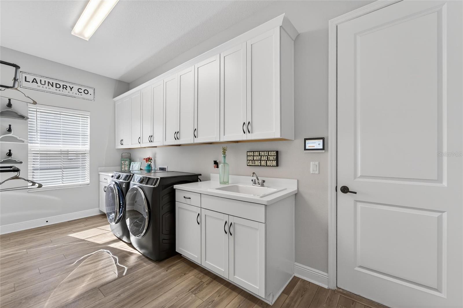 Listing photo id 39 for 10579 Meadowrun Drive