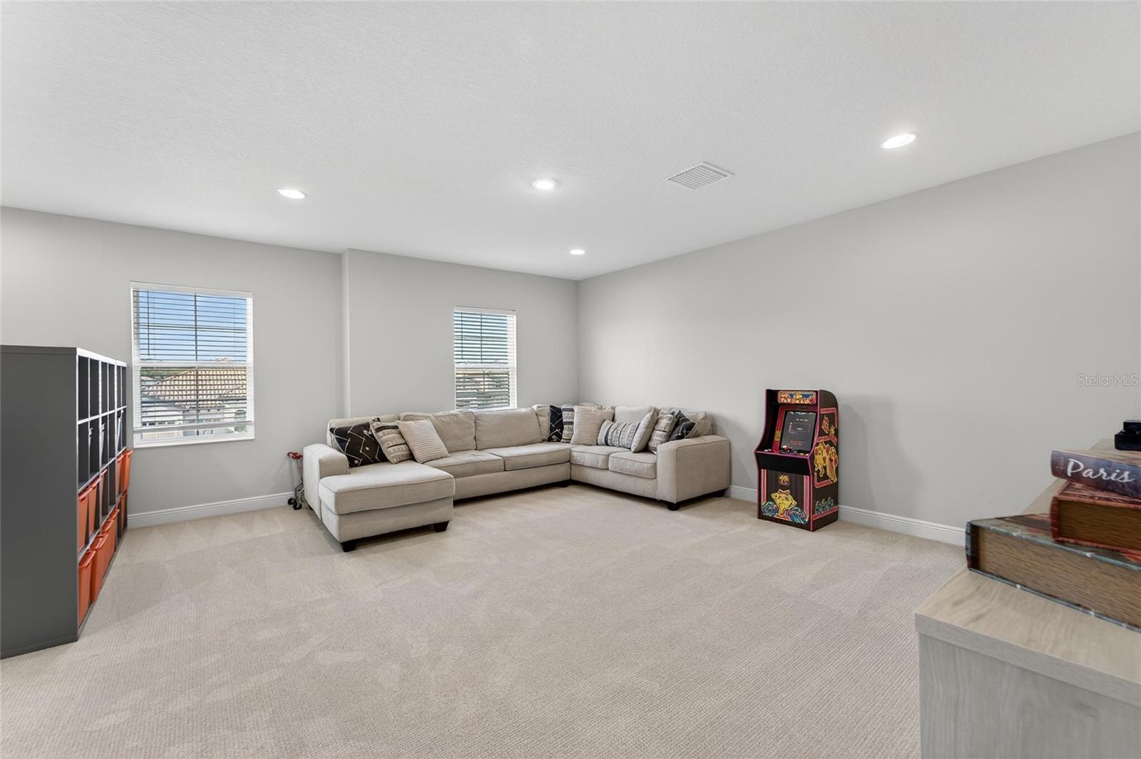 Listing photo id 49 for 10579 Meadowrun Drive