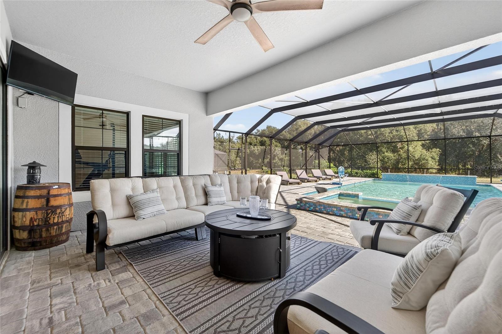 Listing photo id 53 for 10579 Meadowrun Drive