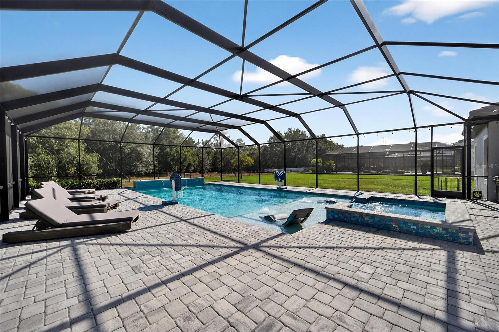 Listing photo id 56 for 10579 Meadowrun Drive