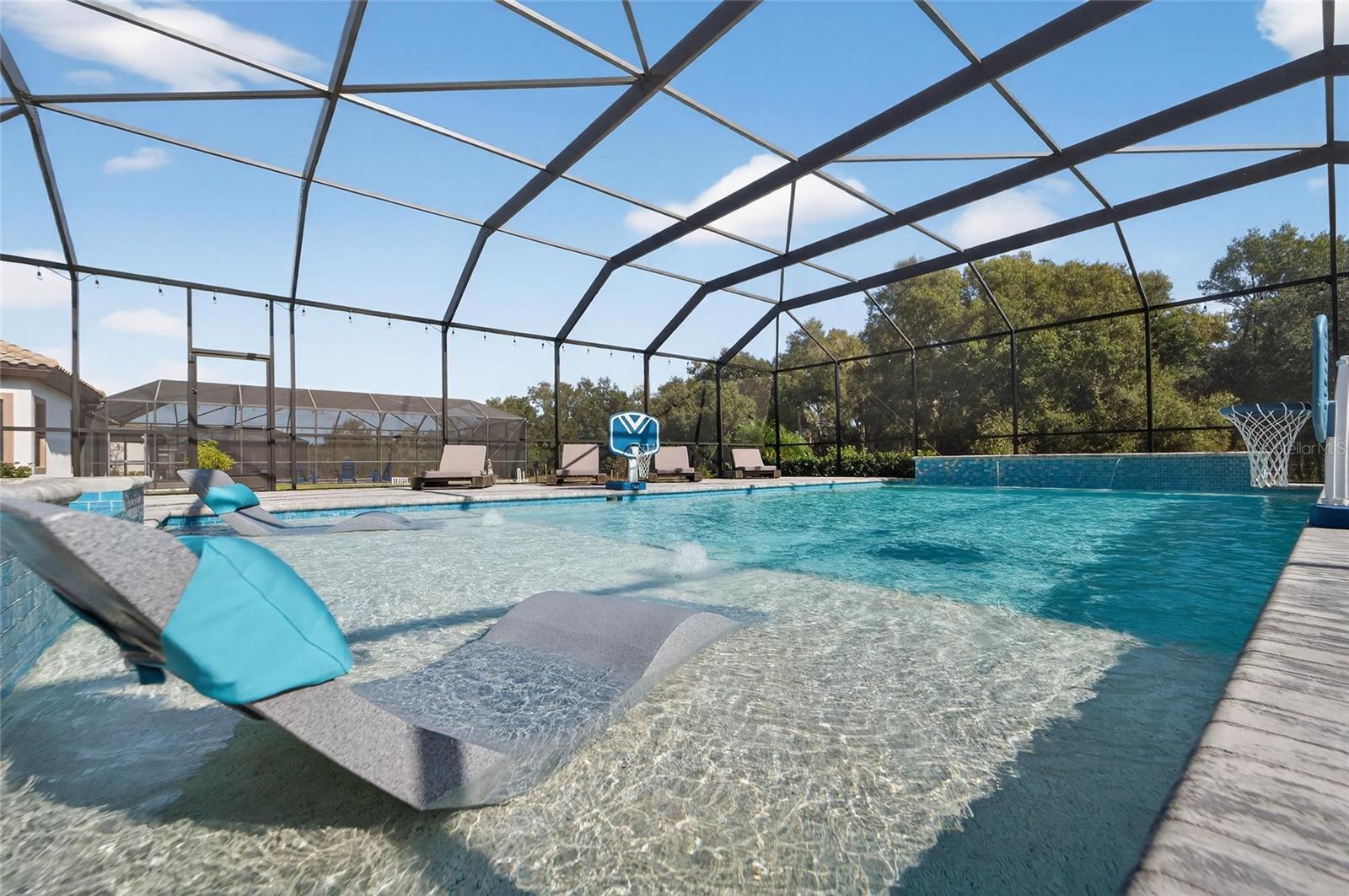 Listing photo id 57 for 10579 Meadowrun Drive