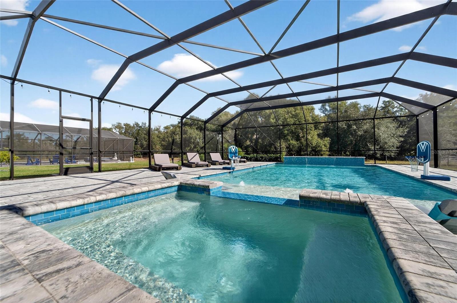 Listing photo id 59 for 10579 Meadowrun Drive