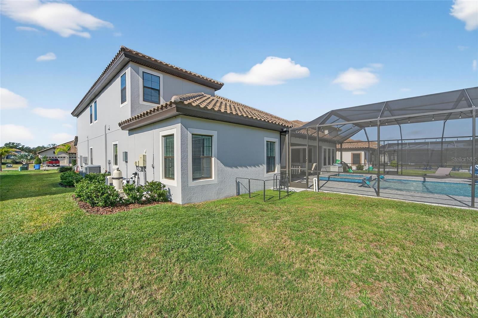 Listing photo id 72 for 10579 Meadowrun Drive