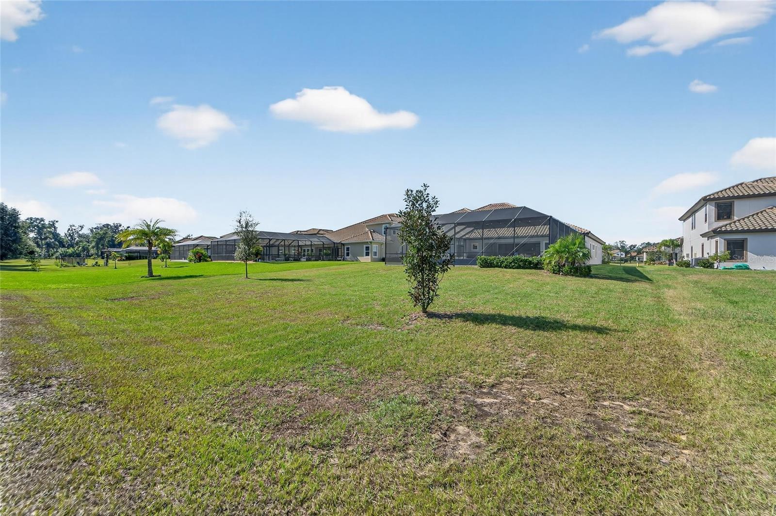 Listing photo id 78 for 10579 Meadowrun Drive