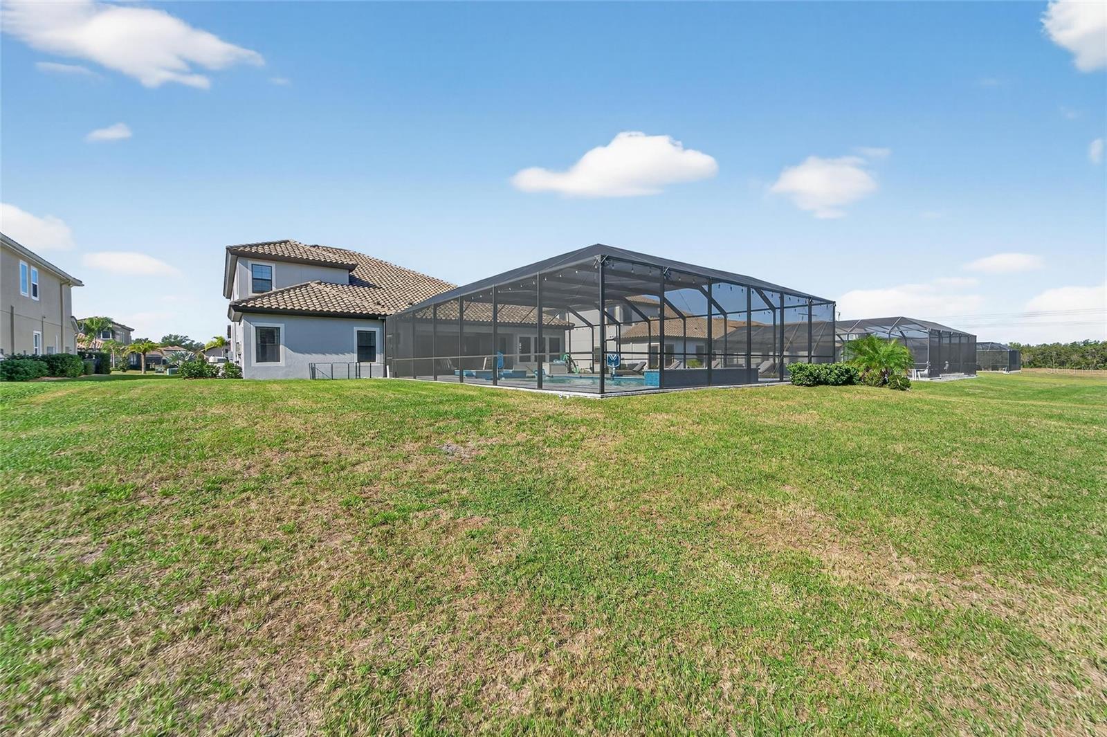 Listing photo id 80 for 10579 Meadowrun Drive