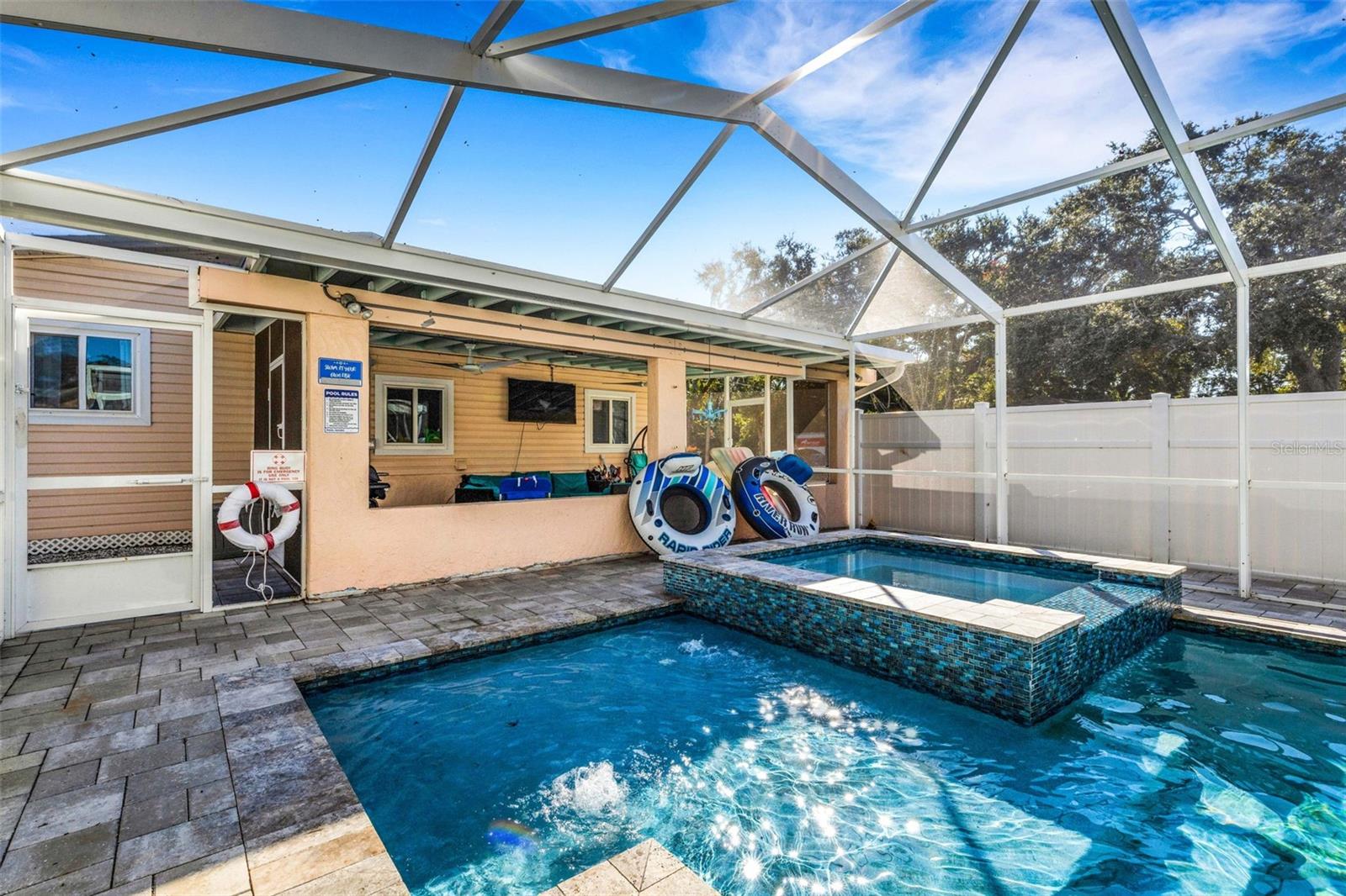 Image 10 of 51 For 1600 Loretta Avenue Nw