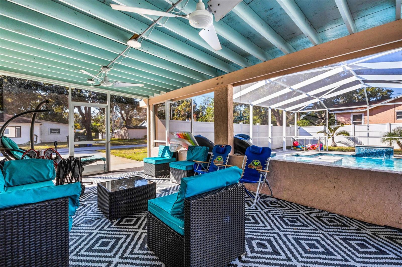 Image 11 of 51 For 1600 Loretta Avenue Nw