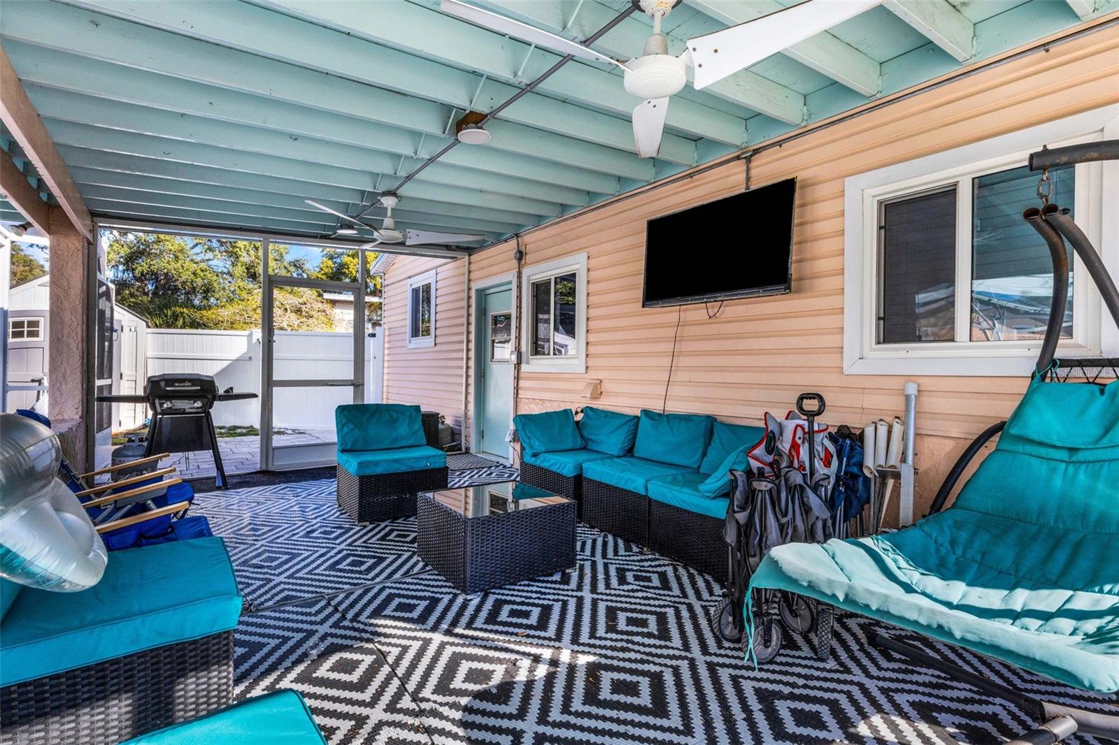 Image 12 of 51 For 1600 Loretta Avenue Nw