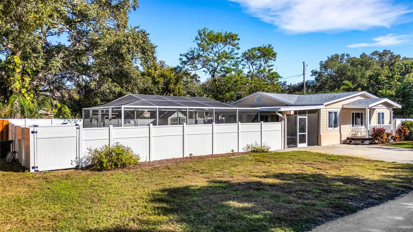 Image 14 of 51 For 1600 Loretta Avenue Nw