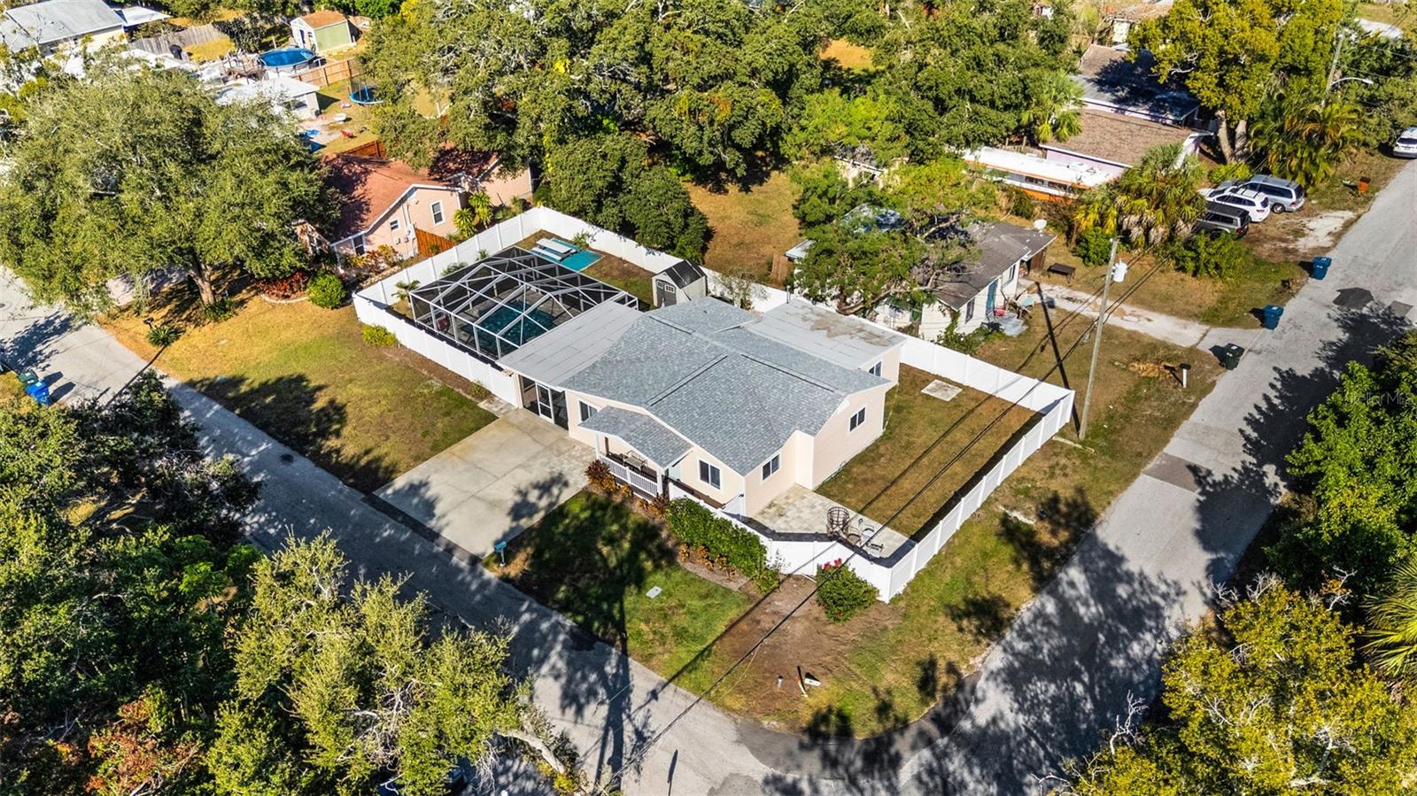 Image 15 of 51 For 1600 Loretta Avenue Nw