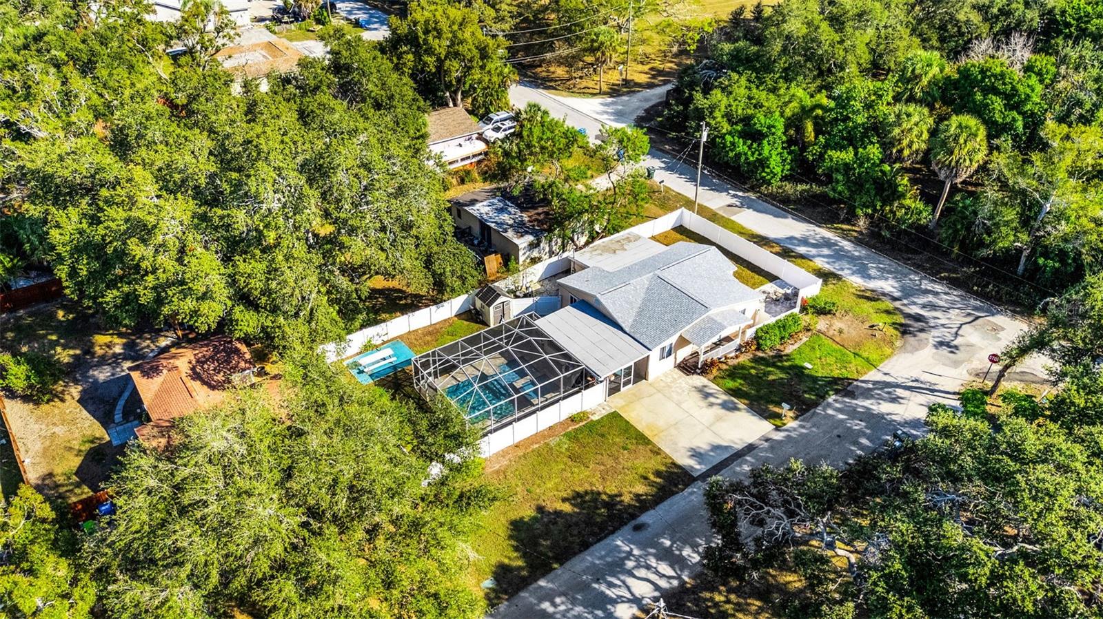 Image 19 of 51 For 1600 Loretta Avenue Nw