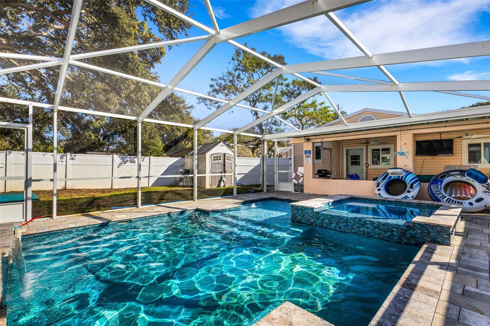 Image 2 of 51 For 1600 Loretta Avenue Nw