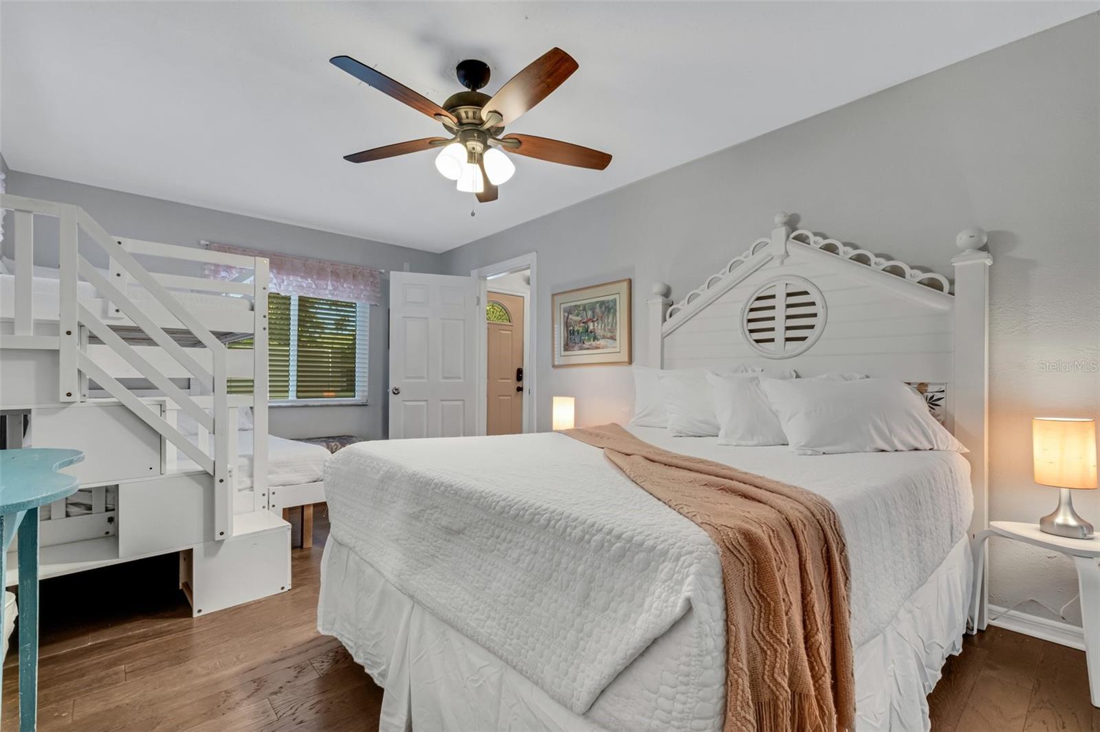 Image 23 of 51 For 1600 Loretta Avenue Nw