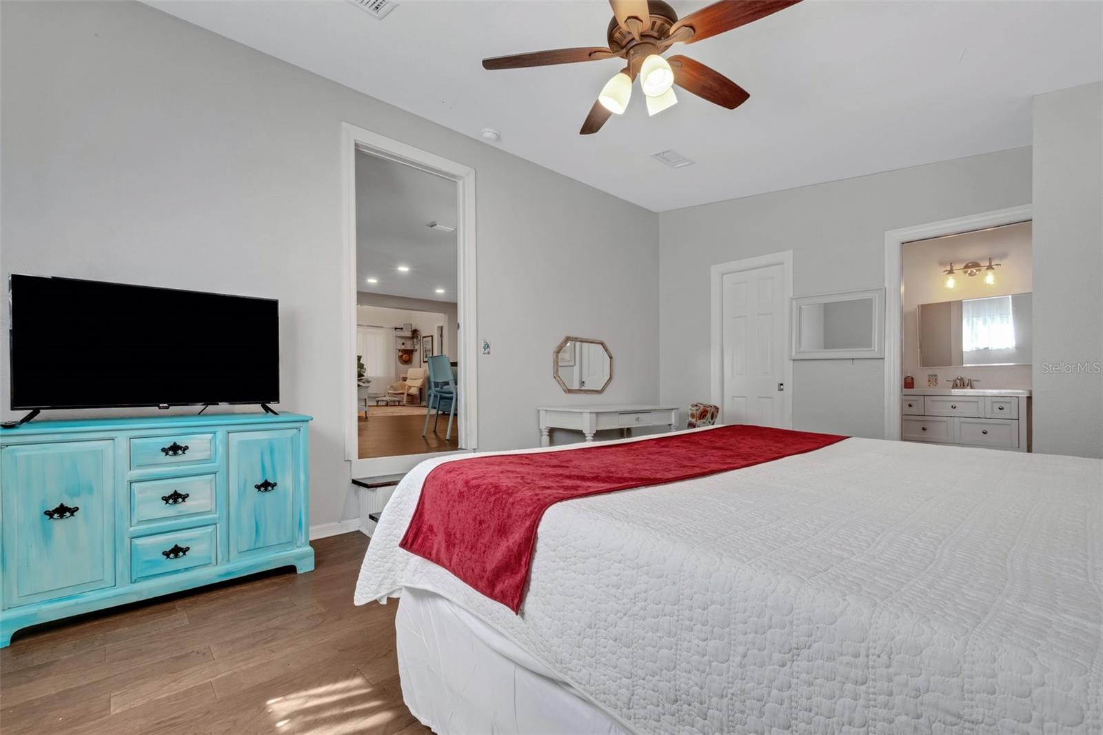 Image 28 of 51 For 1600 Loretta Avenue Nw