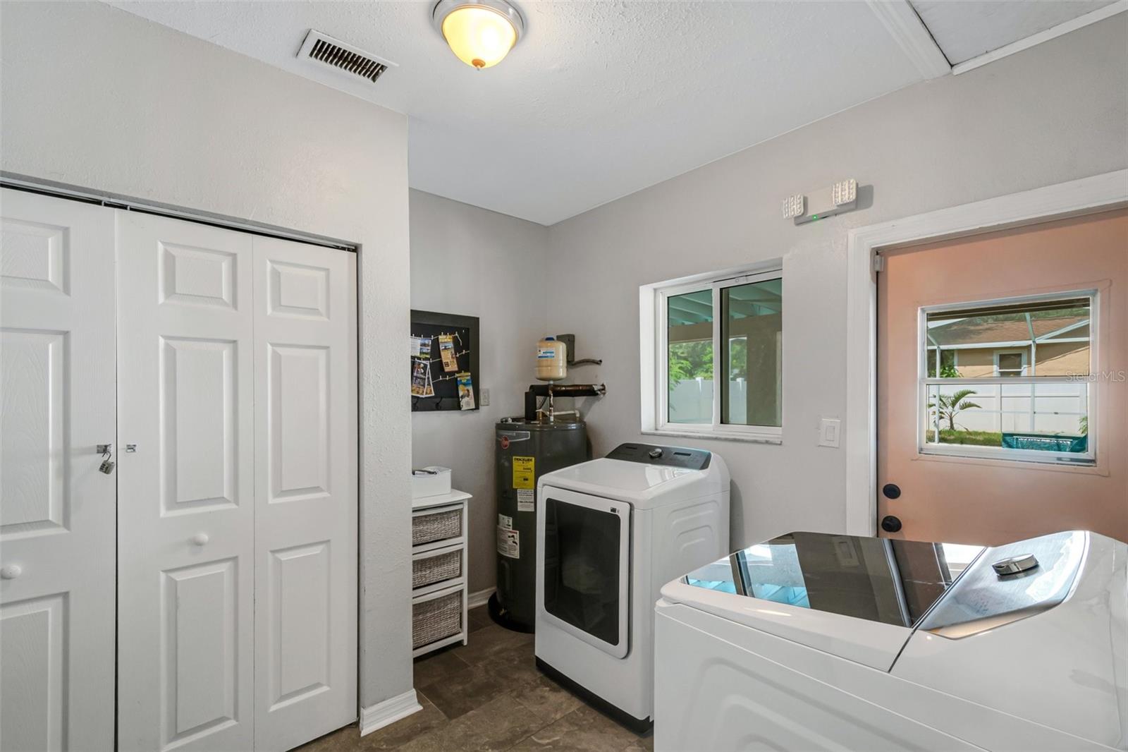 Image 45 of 51 For 1600 Loretta Avenue Nw