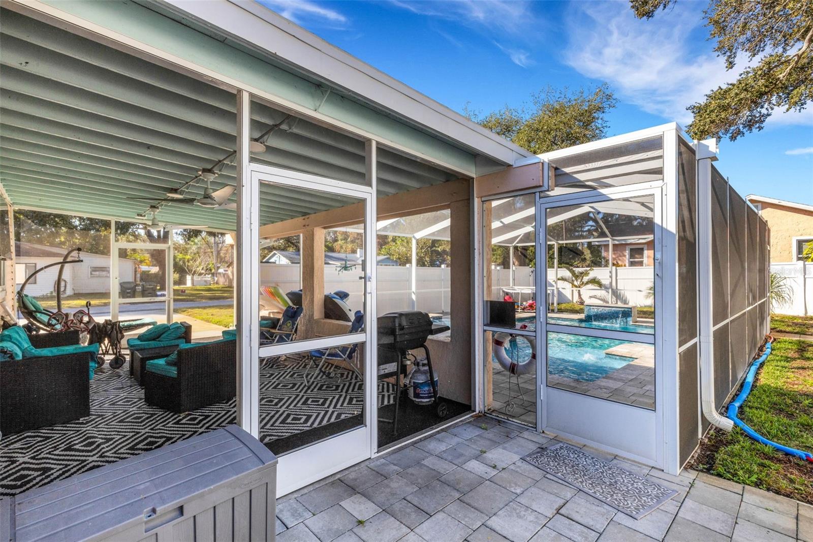 Image 7 of 51 For 1600 Loretta Avenue Nw