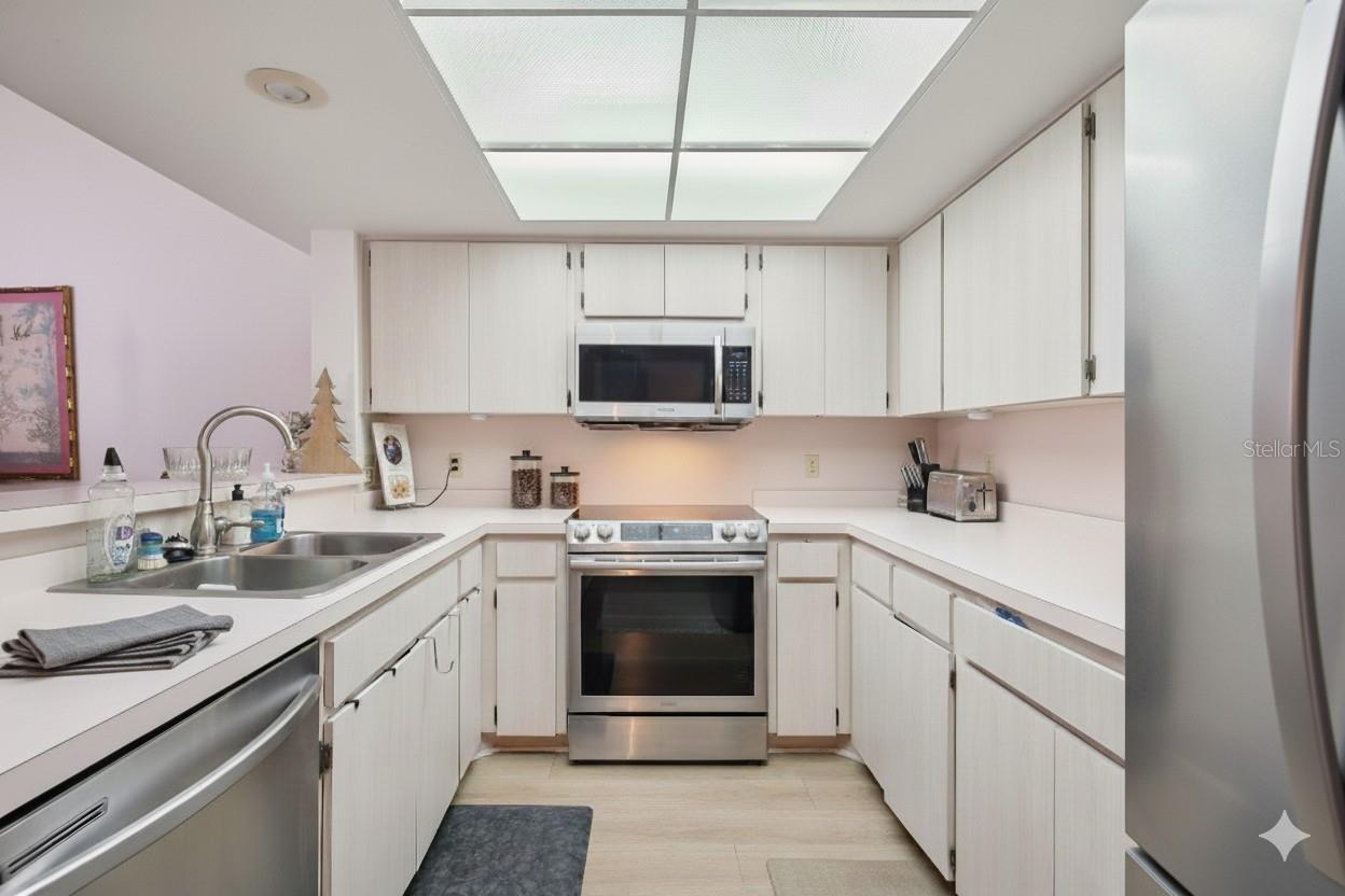 Image 6 of 25 For 2209 Utopian Drive E 317